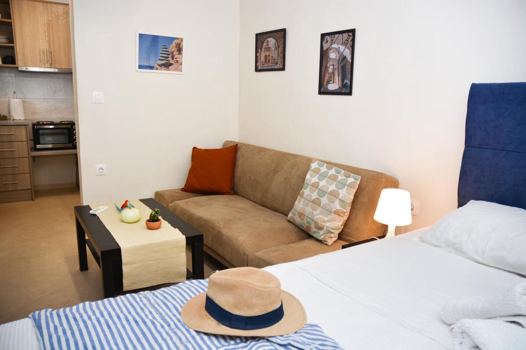 Thea Apartments Emporeiós Esterno foto